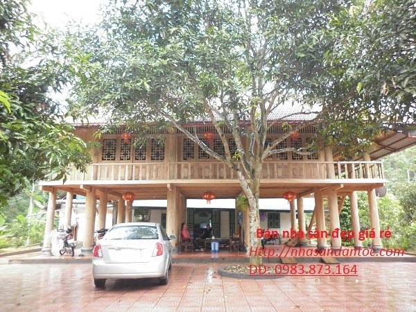 Nhà gỗ mộc mạc giản dị 